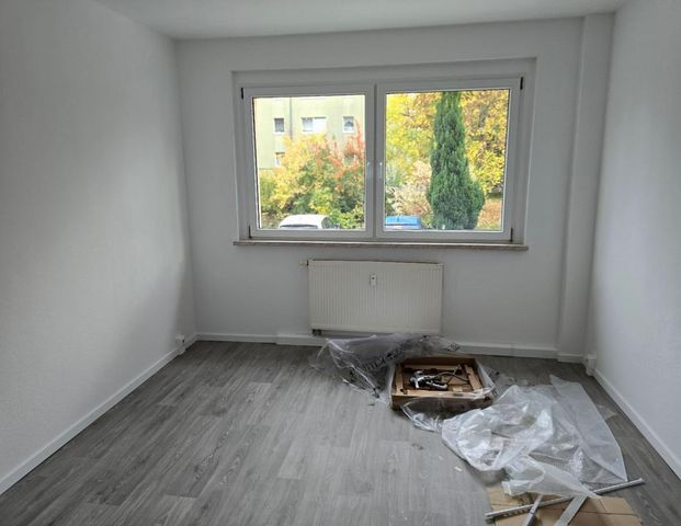 Tolle 4 R-Whg und 3 R-Whg, renoviert oder 1 Jahr mietfrei - Photo 1