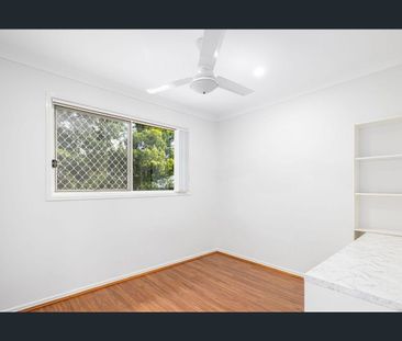 Live in Comfort: Modern 3-Bedroom Home Near Schools & ShopsIdeal Lo... - Photo 3