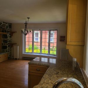 Très bel et grand appartement 6 ½ Vieux-Nord de Sherbrooke - Photo 2