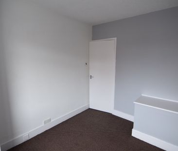 To Let 3 Bed Semi-Detached House - Photo 5