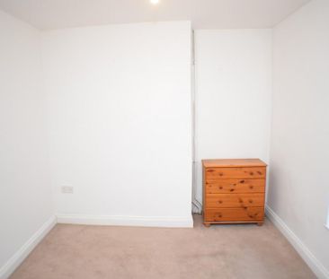2 bedroom end of terrace house to rent - Photo 1