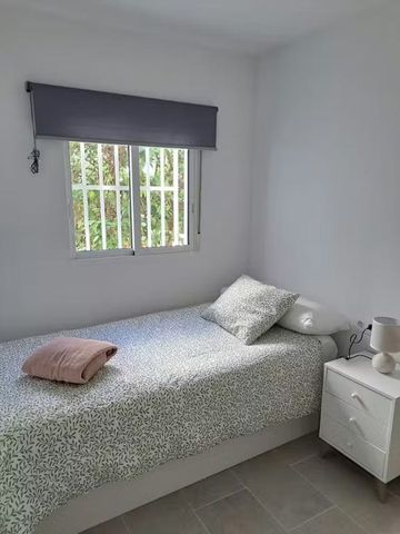 Calle Avellana, Sevilla, Andalusia 41009 - Photo 4