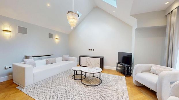 4 bedroom flat to rent - Photo 1