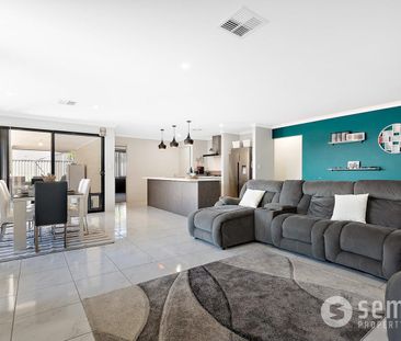 Spacious Family Home! - Photo 3