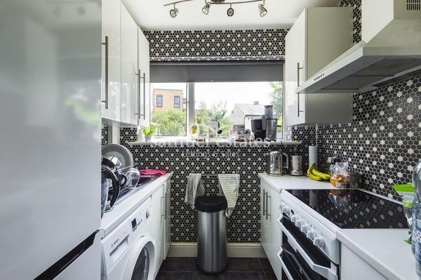 2 bedroom maisonette to rent - Photo 1