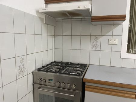 Charming 3-Bedroom Home in Sunshine North - Photo 2