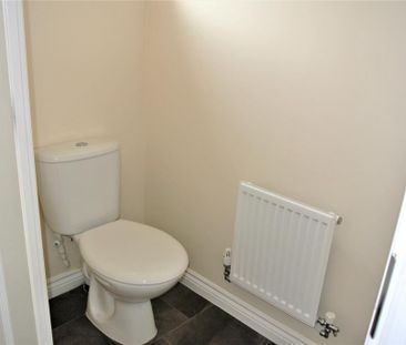 2 bedroom terraced house to rent - Photo 5