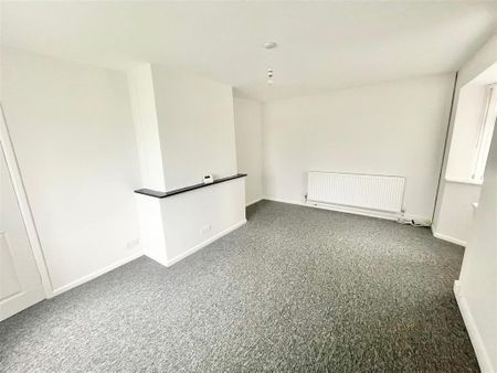 2 bedroom end of terrace house to rent - Photo 4