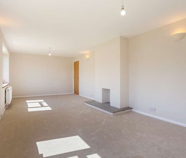 A beautifully refurbished cottage with far reaching views of the Ha... - Photo 2