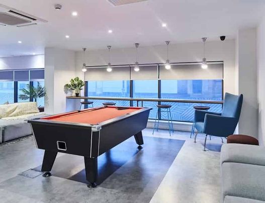 Studio Gold - Photo 1