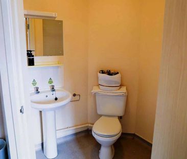 Bronze Ensuite - Photo 5