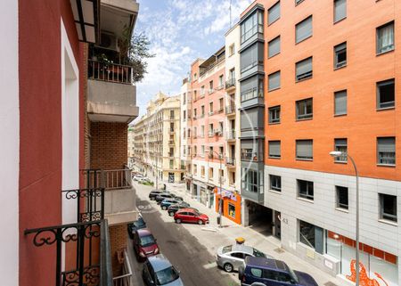 Flat for rent in Almagro (Madrid) - Photo 2