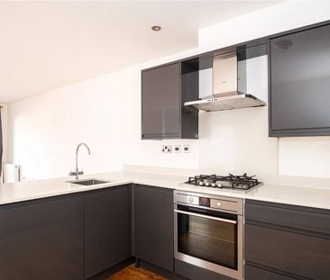 Third Cross Road, Twickenham, TW2 - Photo 1