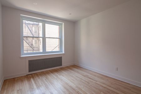 2105 Chomedey Street - Photo 5