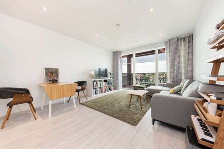 Beautiful two bedroom, two bathroom apartment with balcony. - Photo 5