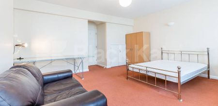 Fantastic spacious two bed by Goodge St Station - Photo 3