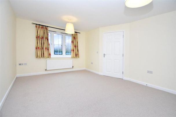 4 bedroom semi-detached house to rent - Photo 1