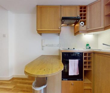 Studio to rent - Photo 6