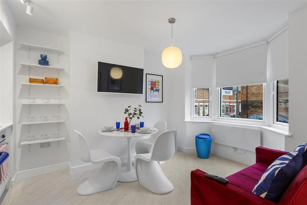 1 bedroom in a house share to rent - Photo 1