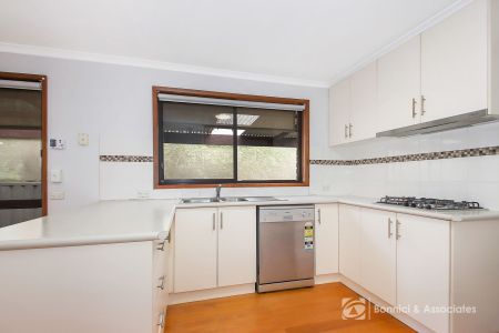 26 Mayfair Drive, Wodonga - Photo 4