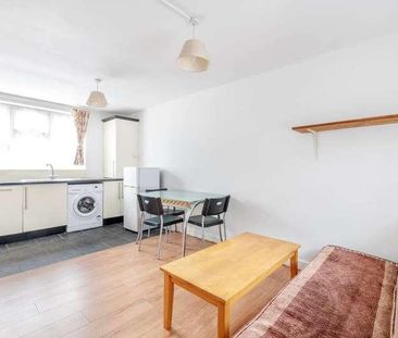 Sycamore Avenue, South Ealing, W5 - Photo 1