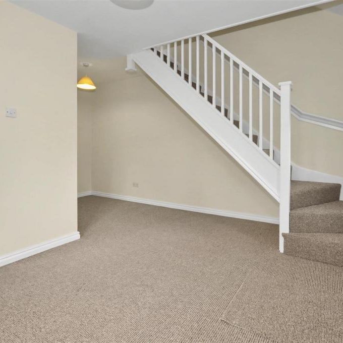 1 bedroom mews to rent - Photo 1