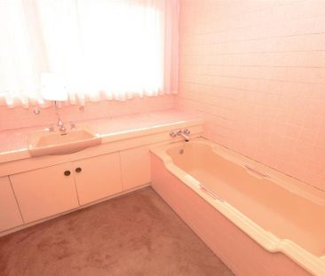 3 bedroom detached bungalow to rent - Photo 6