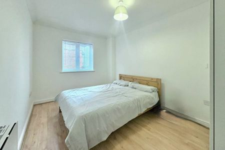 London Road, Camberley, Surrey, GU15 - Photo 4