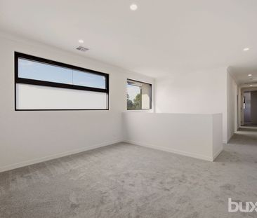 BRAND NEW LUXURIOUSLY APPOINTED 4BEDROOM HOME - Photo 2