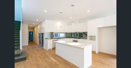 Near New Family Home - Photo 3