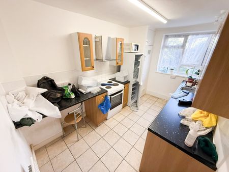 1 Bed Flat, Chardmore Road, N16 - Photo 3