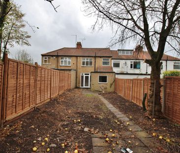 3 bedroom Terraced for rent - Photo 5