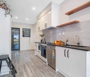 Stunning 2Bedroom with spacious storage townho... - Photo 3