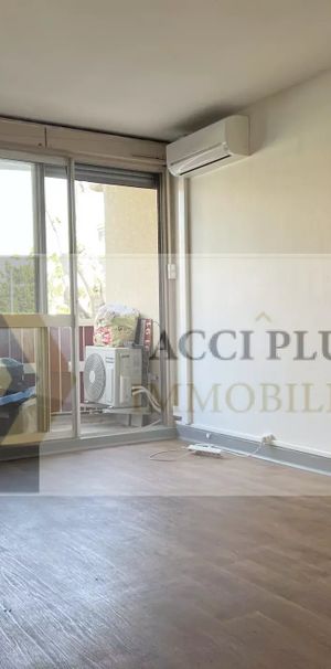 Location Appartement 1 pièce 23m² NIMES 30000 - Photo 1