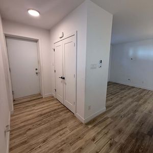 Logement De 2 Chambres à Louer - Photo 3