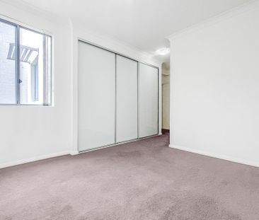 18/1-11 Lydbrook Street, Westmead. - Photo 1