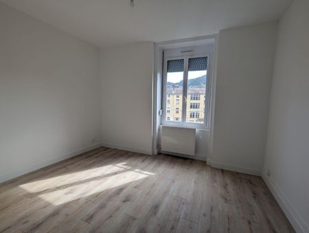 Location Appartement 3 pièces 56m² TARARE 69170 - Photo 4