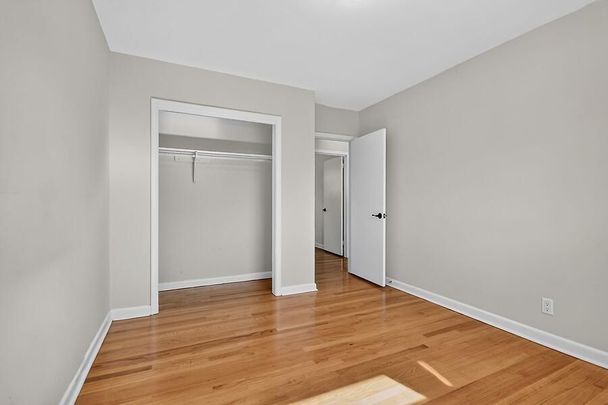 For Lease - 964 Connaught Avenue, Britannia Heights - Queensway Terrace N and Area, Ontario - Photo 1