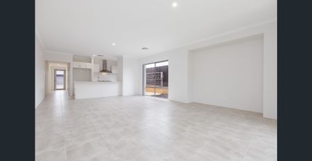 Modern Family Home - Photo 3