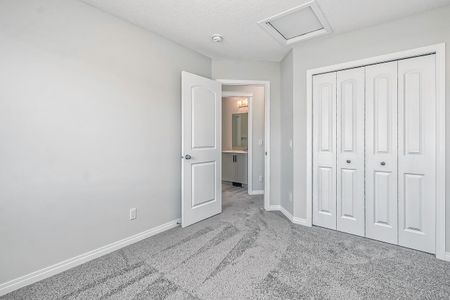 359 Wolf Creek Way Southeast, Calgary - Photo 3