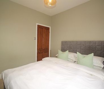 3 Bedroom House - End Terrace To Let - Photo 6