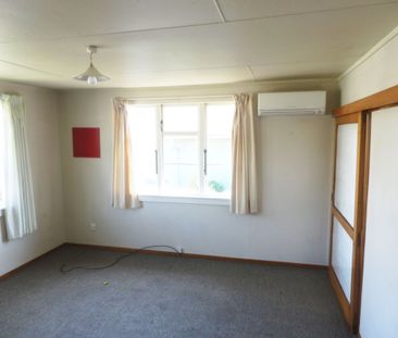 Comfortable Two Bedroom Home - Photo 4