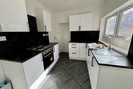 Chanterlands Avenue - Photo 5