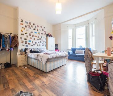 6 bed terraced house to rent in Cavendish Place, Jesmond, NE2 - Photo 3