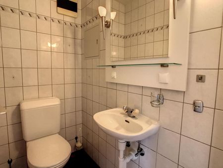Bel appartement traversant de 3 pièces au 1er étage avec deux balcons - Foto 2