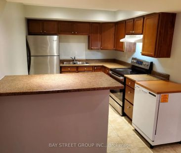 Detached Home For Lease | W9253769 - Photo 5