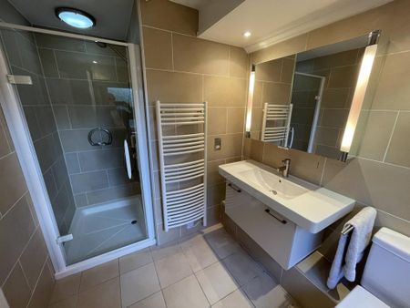 3 bedroom apartment to rent - Photo 2