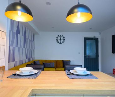 5 bedroom terraced house to rent - Photo 2