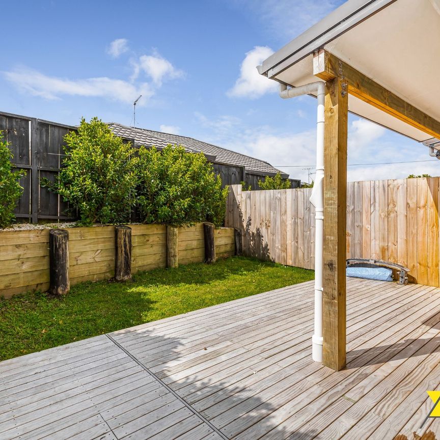 Near-New Corner Townhouse in Massey! - Photo 1