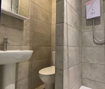 Room in a Shared House, Portswood Road, SO17 - Photo 4